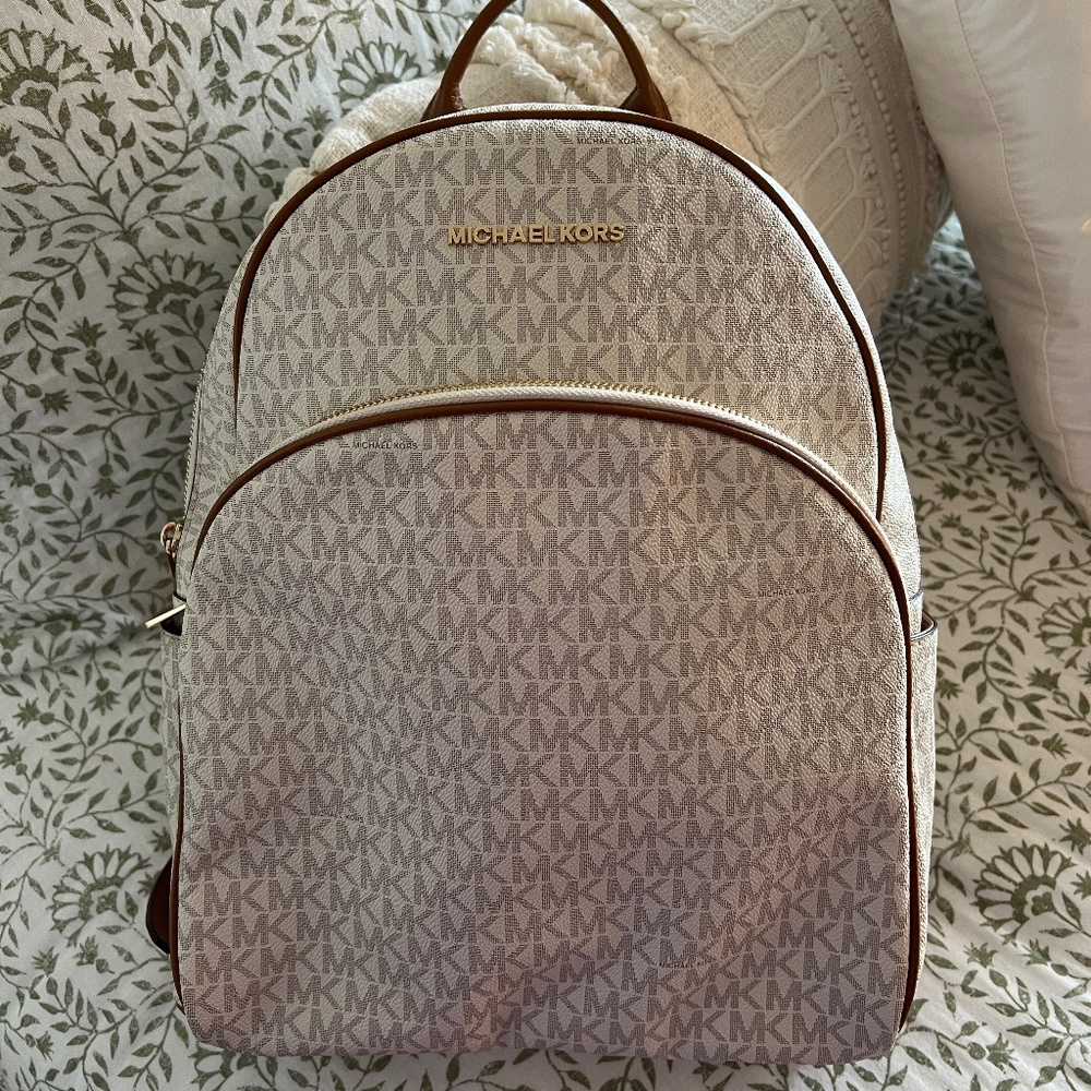 Sheila Medium Logo Backpack